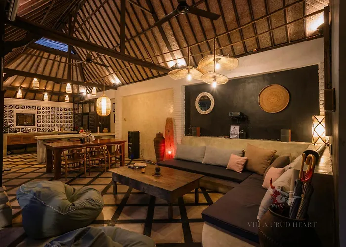 Heart - Walkable Private In Centre *